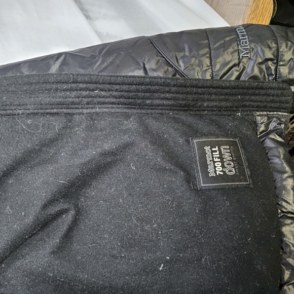 Marmot black 700 downfield puffer coat with faux fur hood size small - Picture 12 of 16